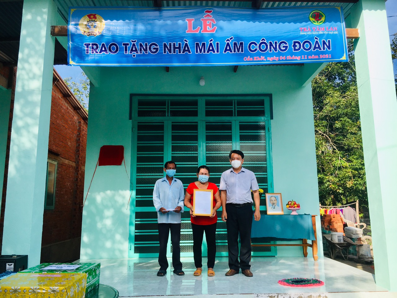 Huyện Dương Minh Châu trao “Mái ấm Công đoàn” cho đoàn viên khó khăn